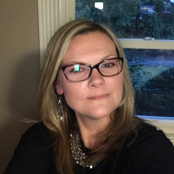 Meet your Posher, Heather - Picture 2 of 3